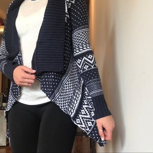 NWOT Blue patterned cardigan